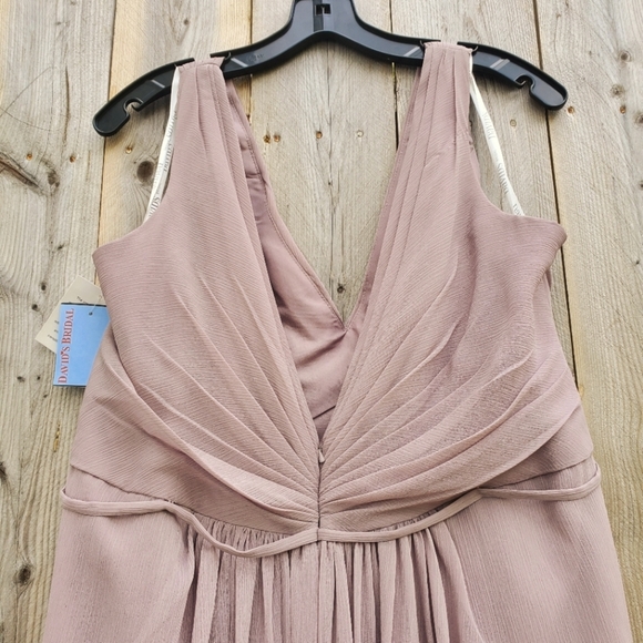 Davids Bridal Long Chiffon Bridesmaid/Prom Dress With Added Additional Scarf - Picture 4 of 9